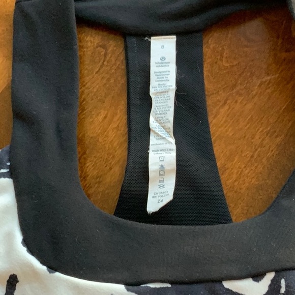 Lululemon Super Cute print tank w built in bra - Picture 4 of 6